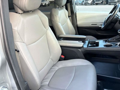 2025 Toyota Sienna XLE