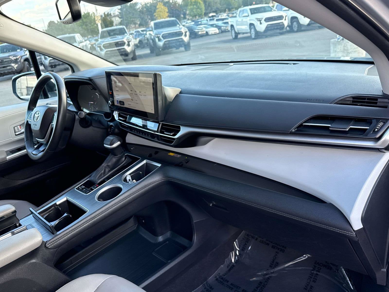 2025 Toyota Sienna XLE