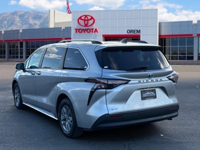 2025 Toyota Sienna XLE