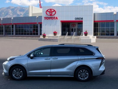 2025 Toyota Sienna XLE