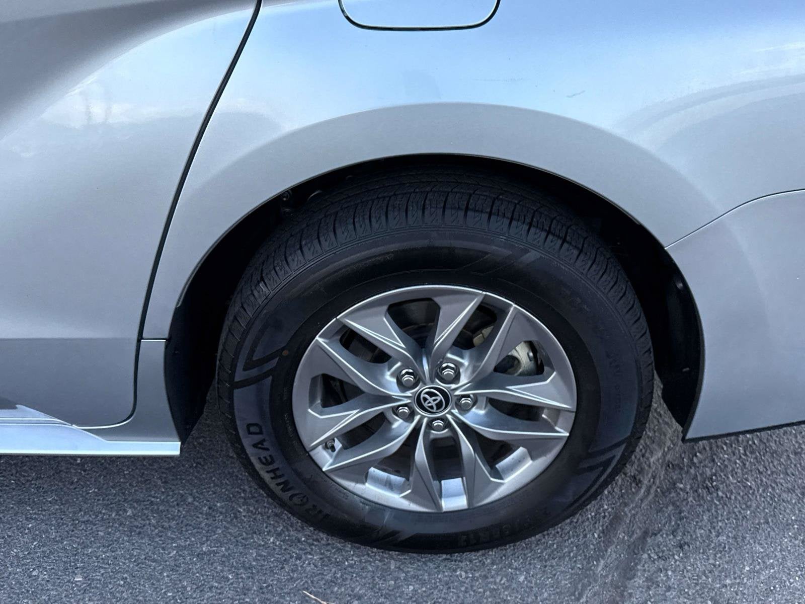 2025 Toyota Sienna XLE