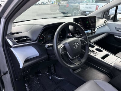 2025 Toyota Sienna XLE
