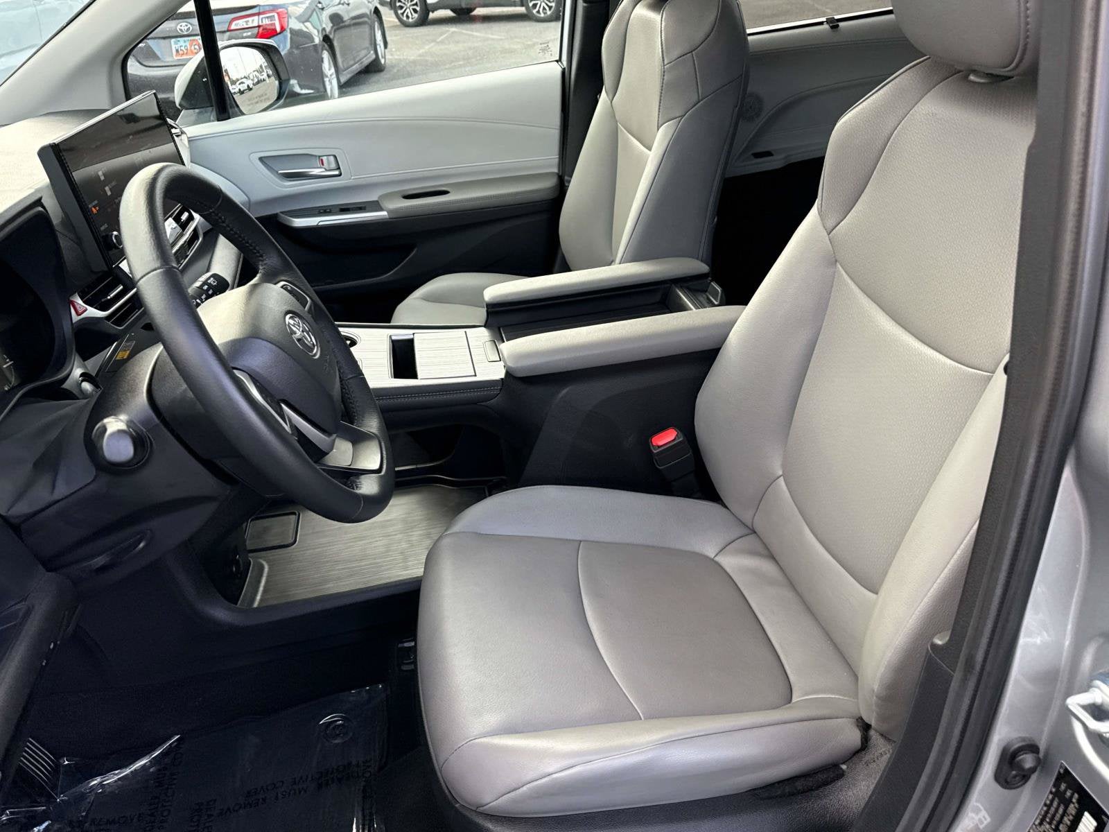 2025 Toyota Sienna XLE