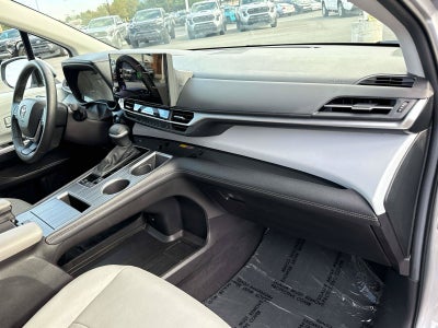 2025 Toyota Sienna XLE