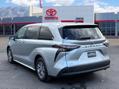 2025 Toyota Sienna XLE