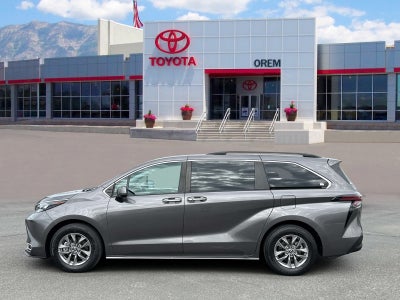 2024 Toyota Sienna XLE