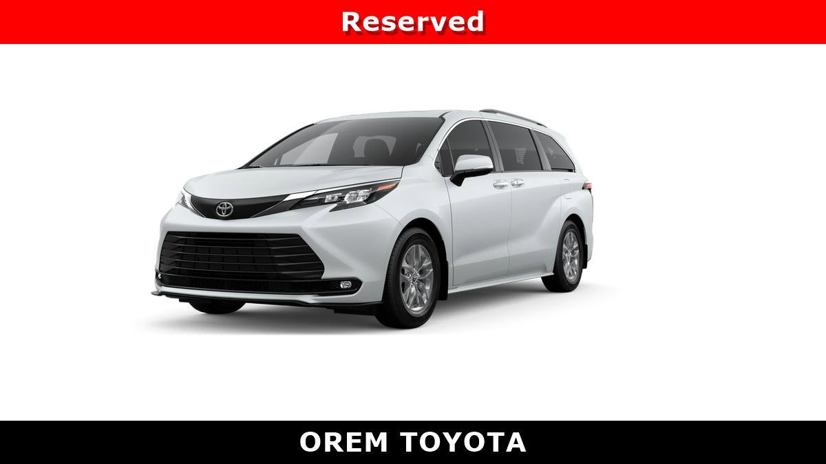 2026 Toyota Sienna XLE 8-Passenger Hybrid FWD's photo