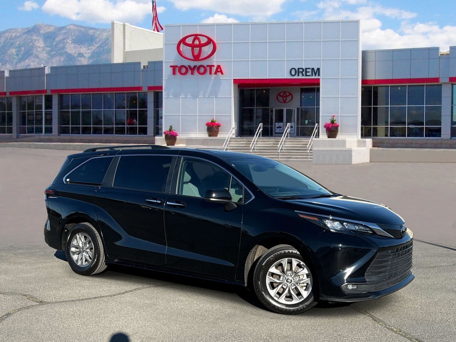 2026 Toyota SIENNA XLE XLE