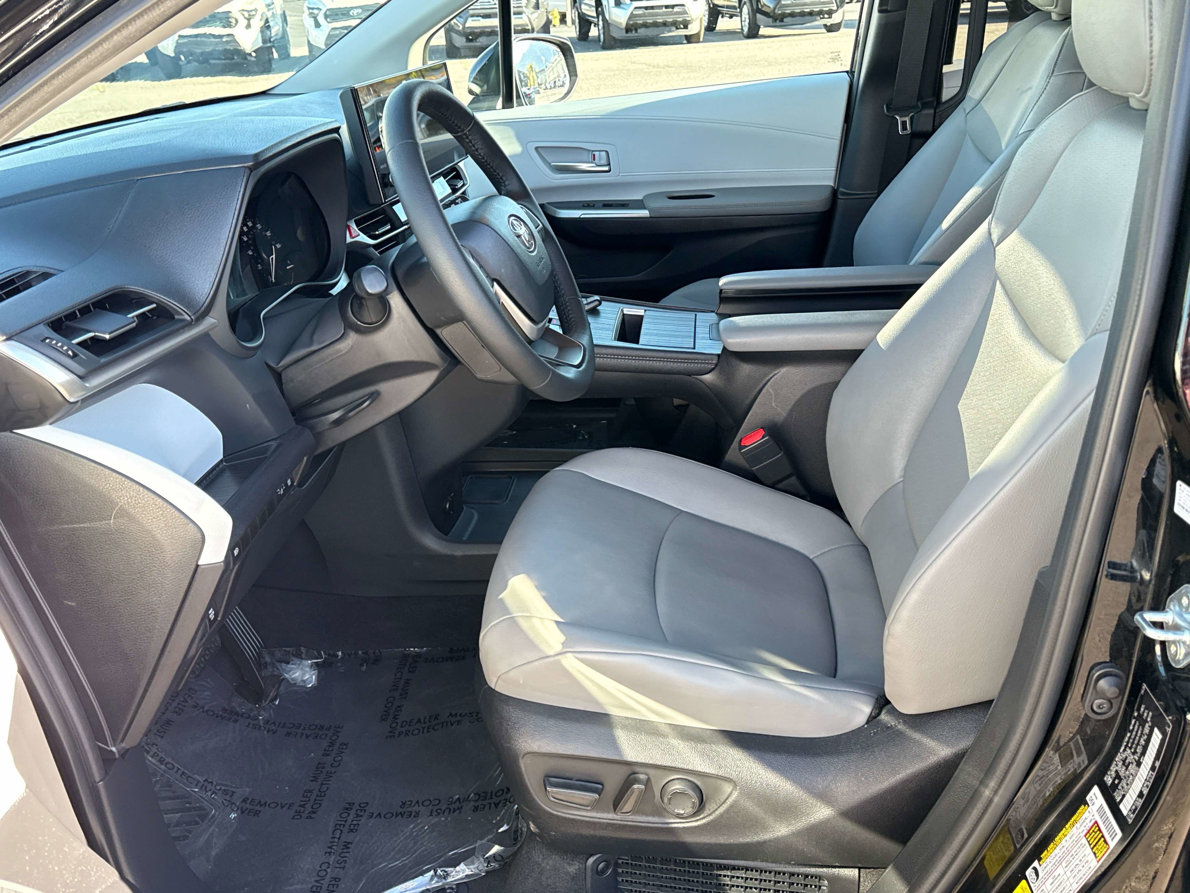 2026 Toyota SIENNA XLE XLE
