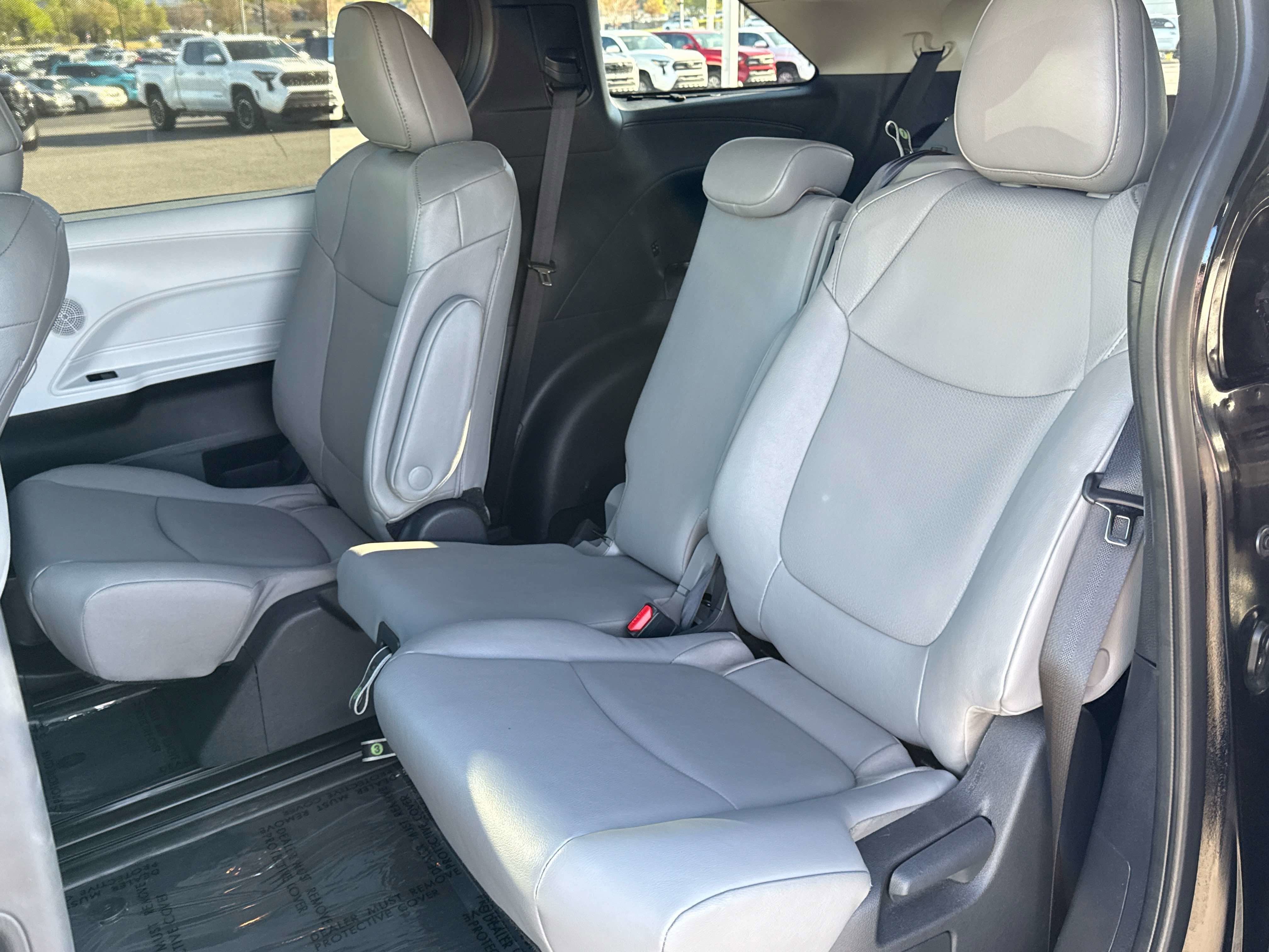 2026 Toyota SIENNA XLE XLE