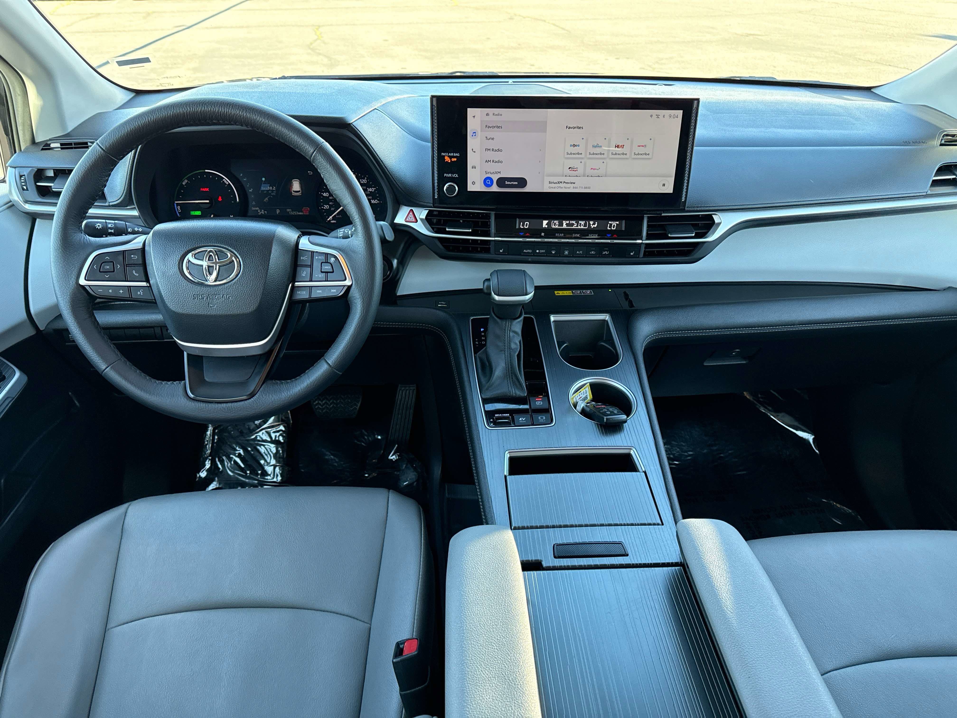 2026 Toyota SIENNA XLE XLE