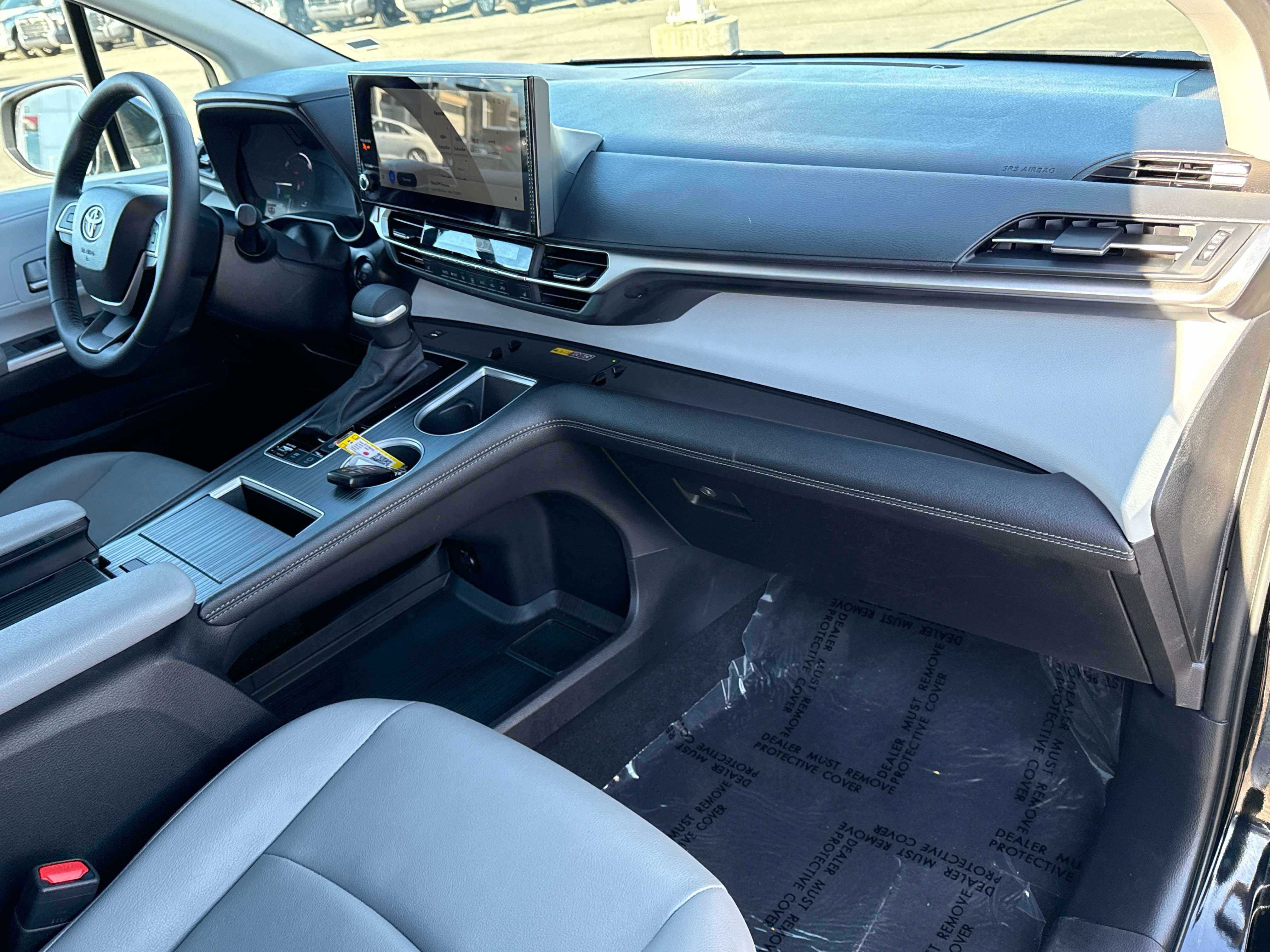 2026 Toyota SIENNA XLE XLE