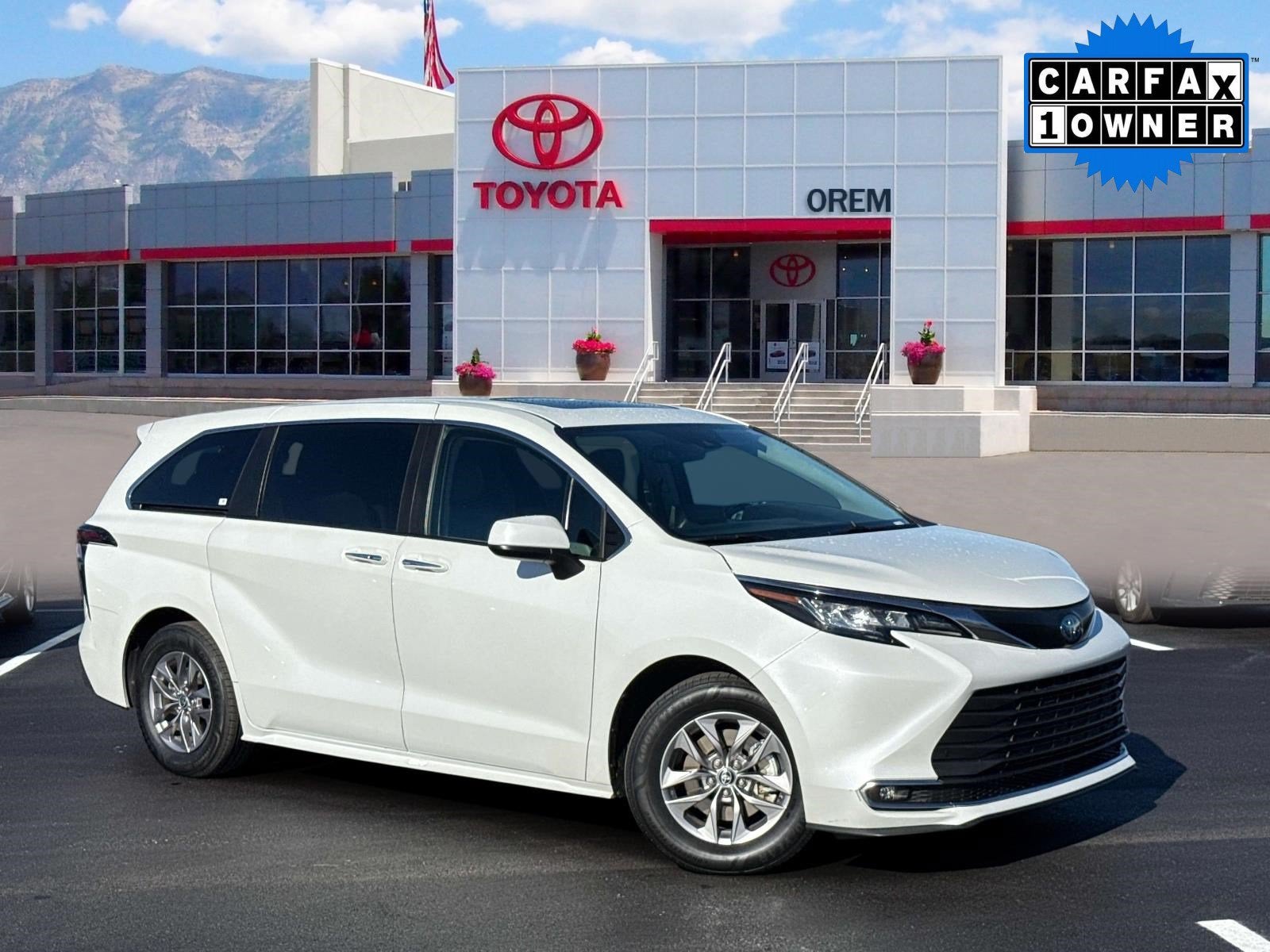 2023 Toyota Sienna XLE