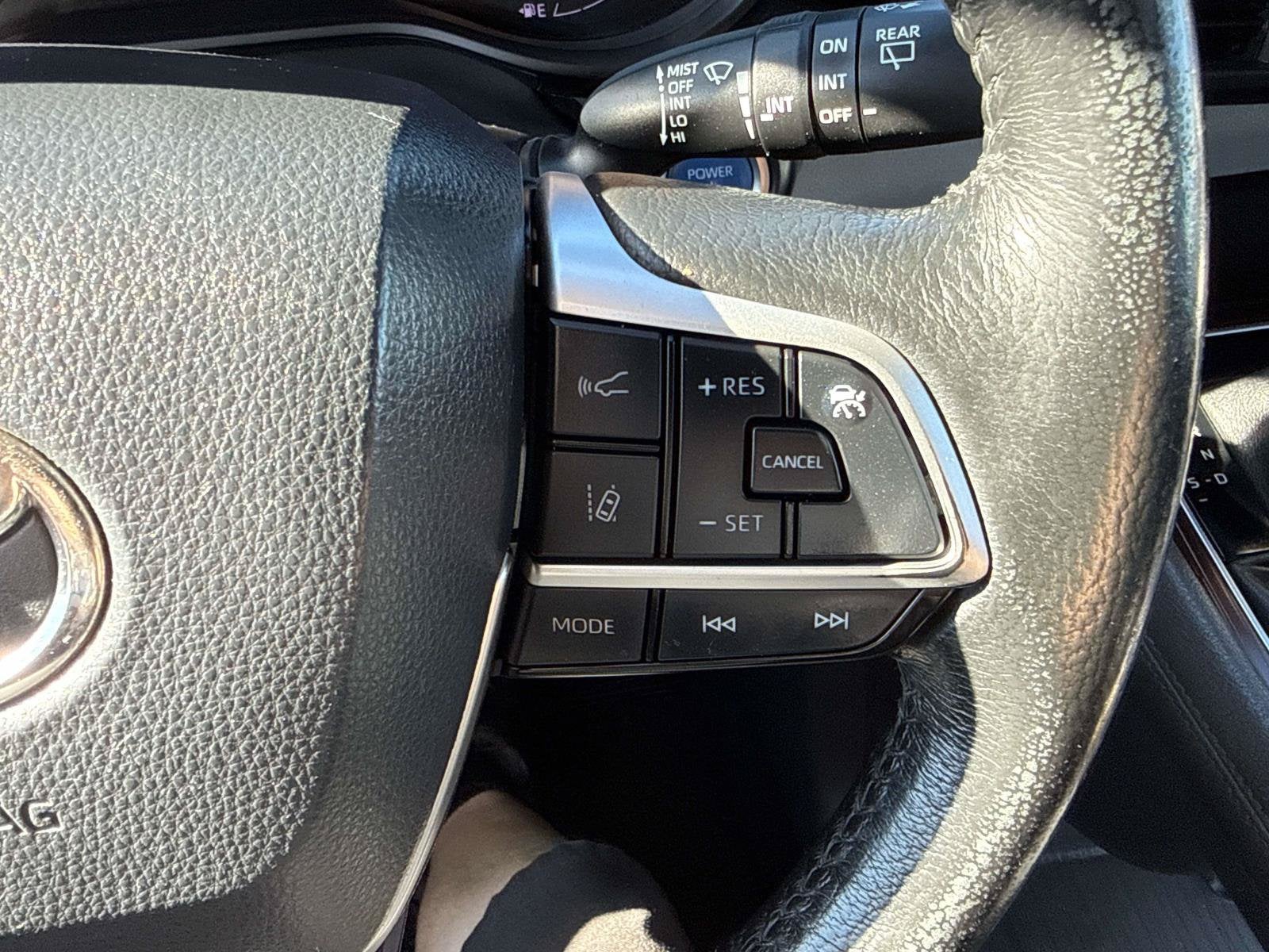 2023 Toyota Sienna XLE