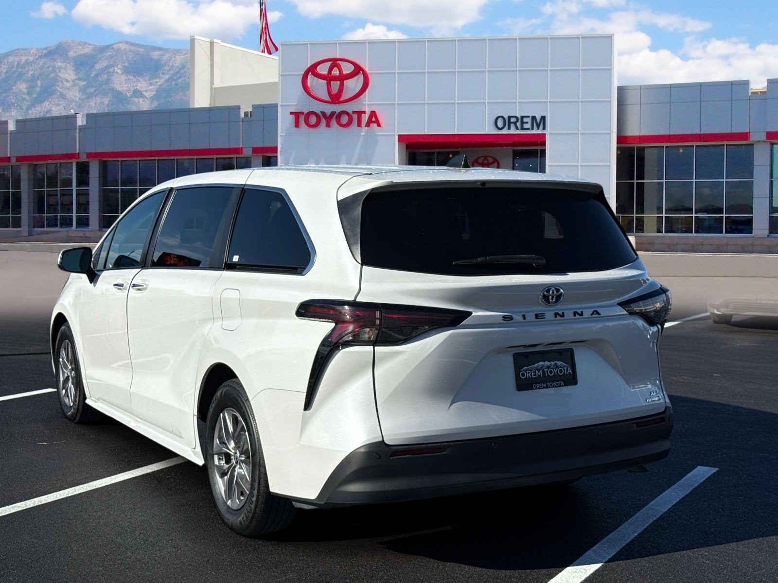 2023 Toyota Sienna XLE
