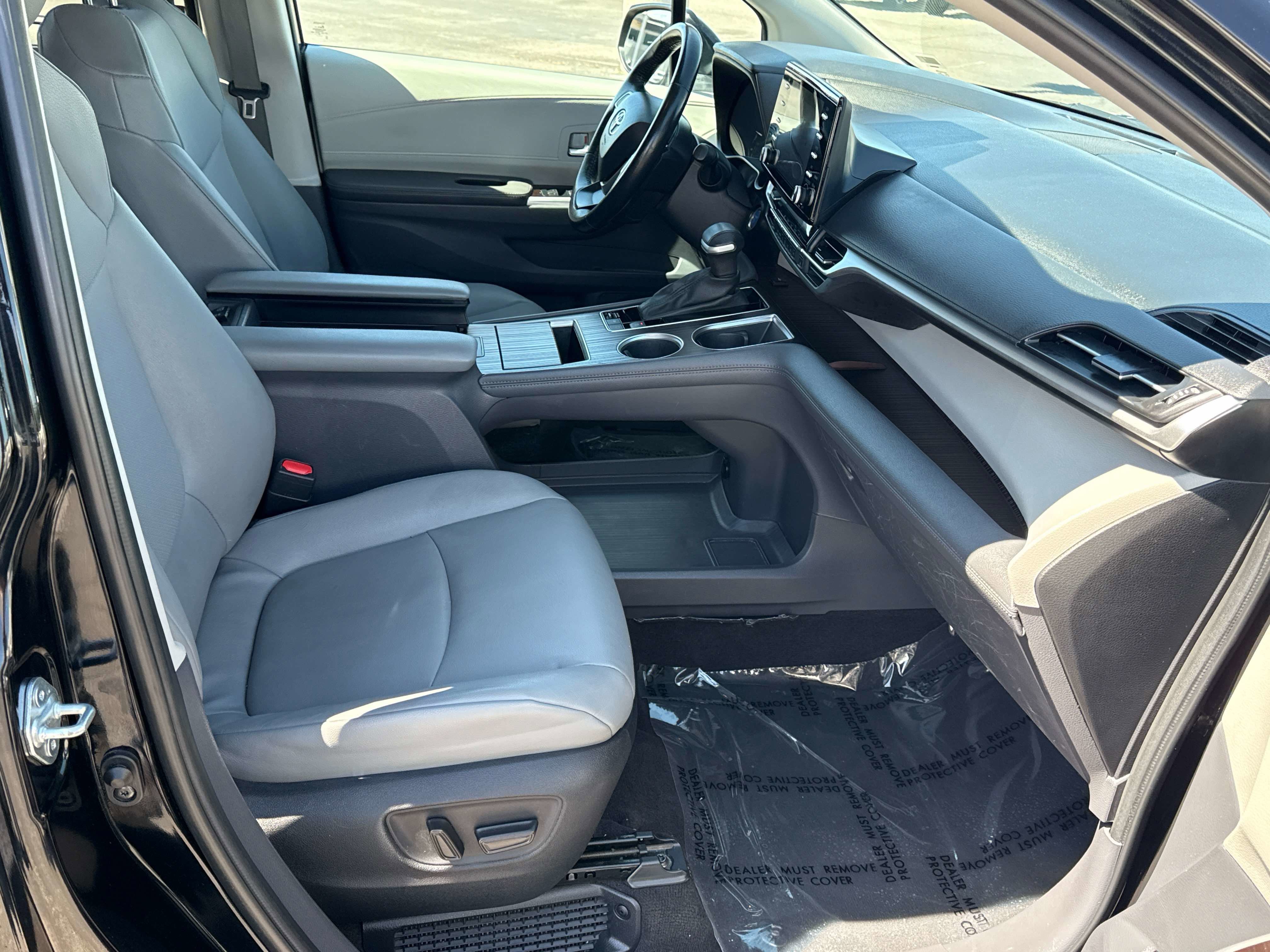 2024 Toyota SIENNA XLE XLE