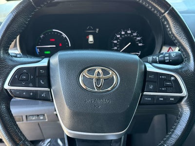 2024 Toyota SIENNA XLE XLE