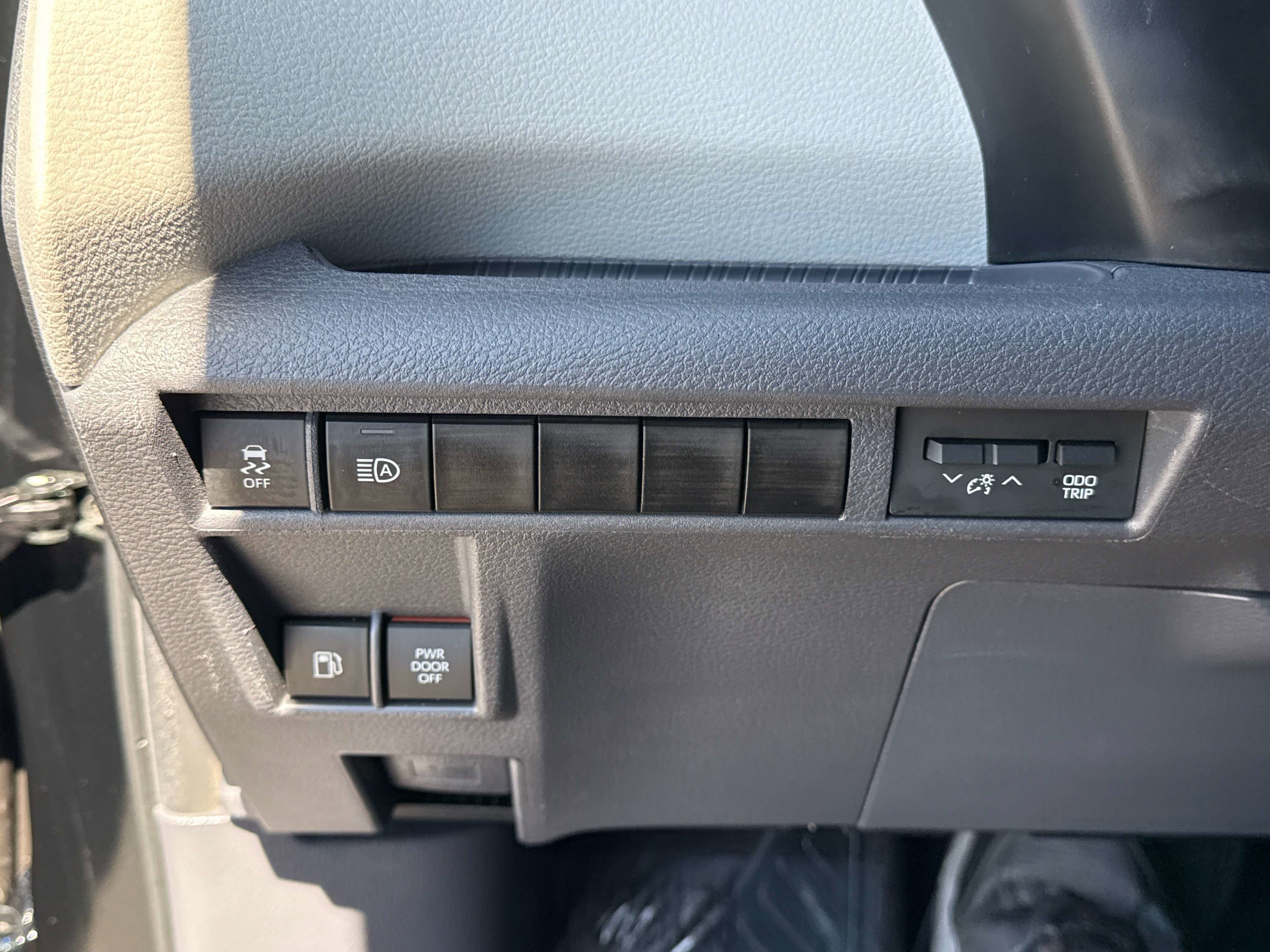 2024 Toyota SIENNA XLE XLE
