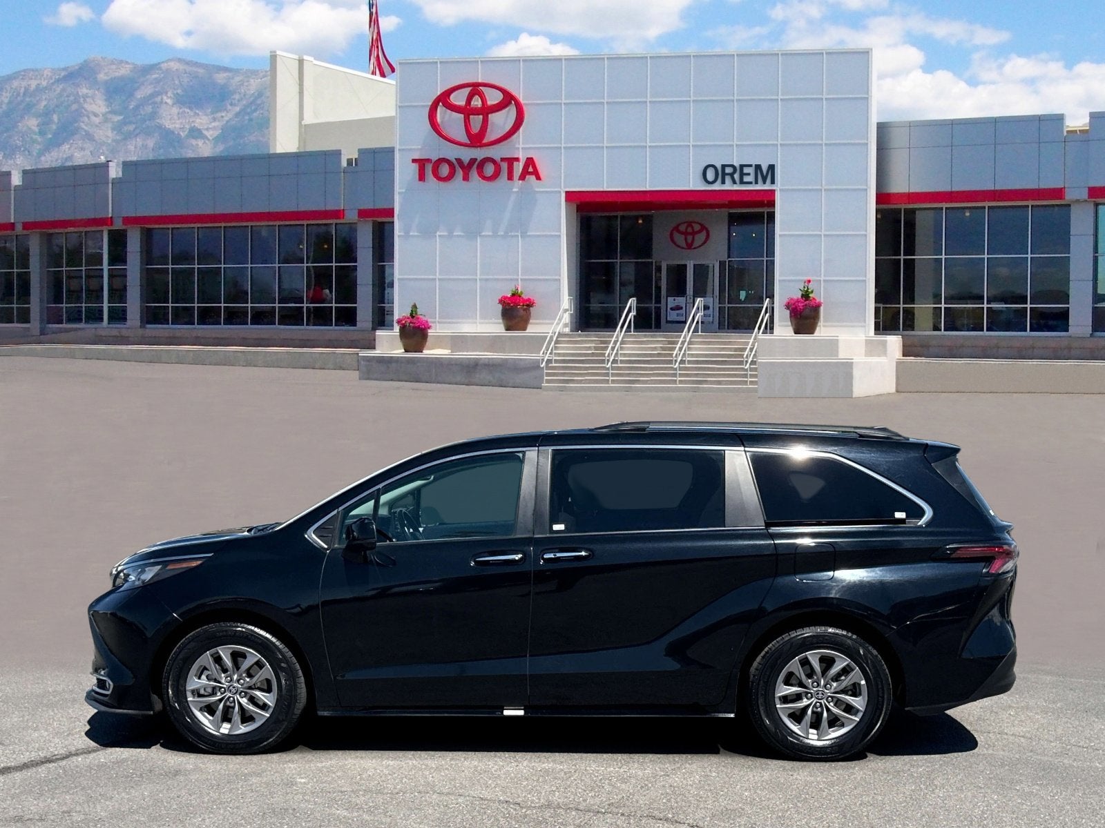 2024 Toyota SIENNA XLE XLE