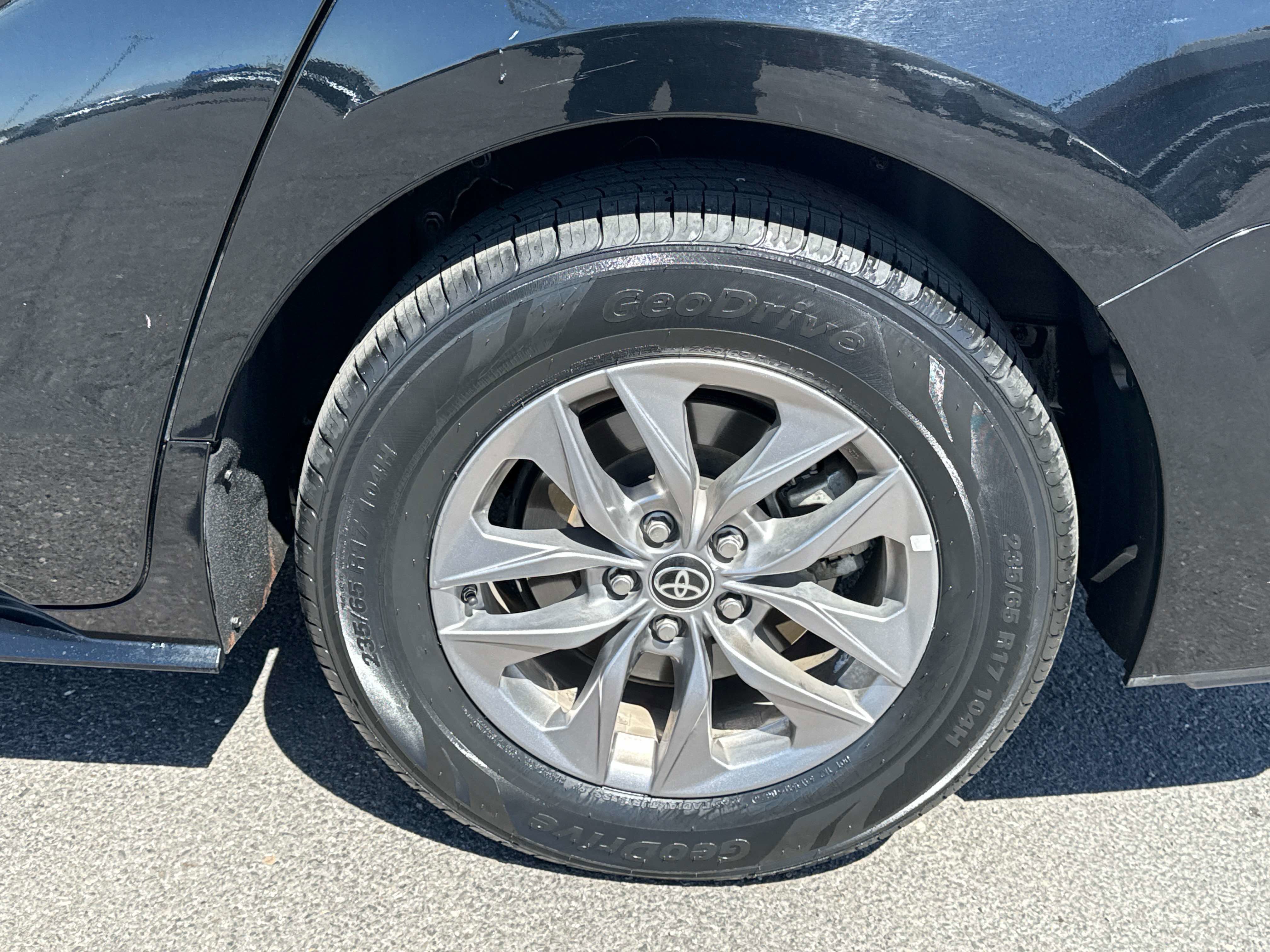2024 Toyota SIENNA XLE XLE