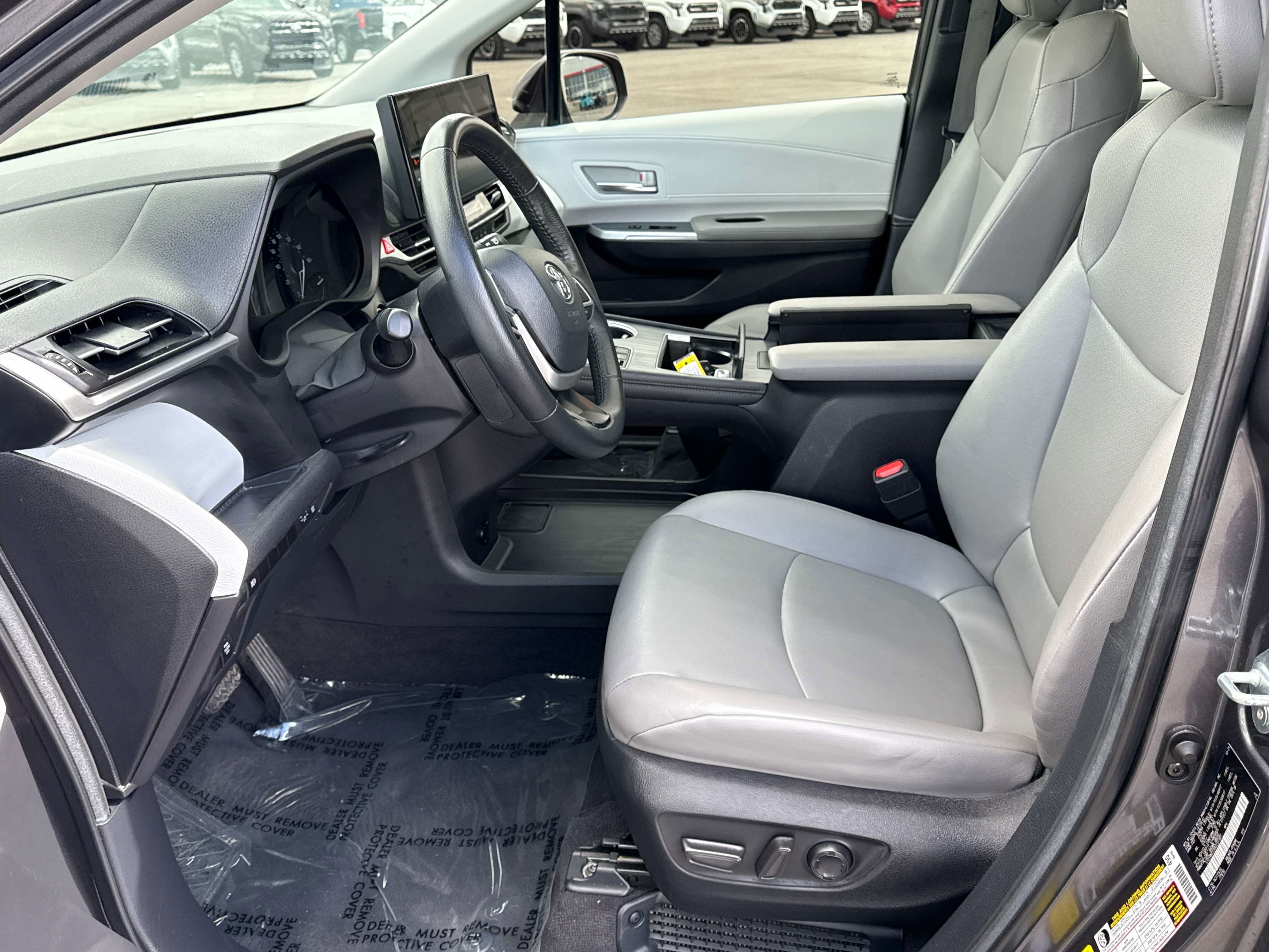 2025 Toyota SIENNA XLE XLE