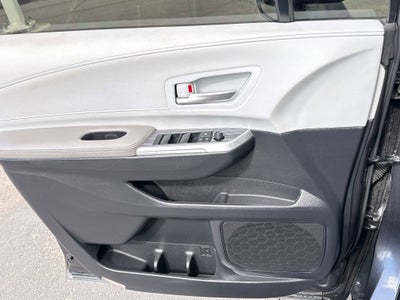 2025 Toyota SIENNA XLE XLE