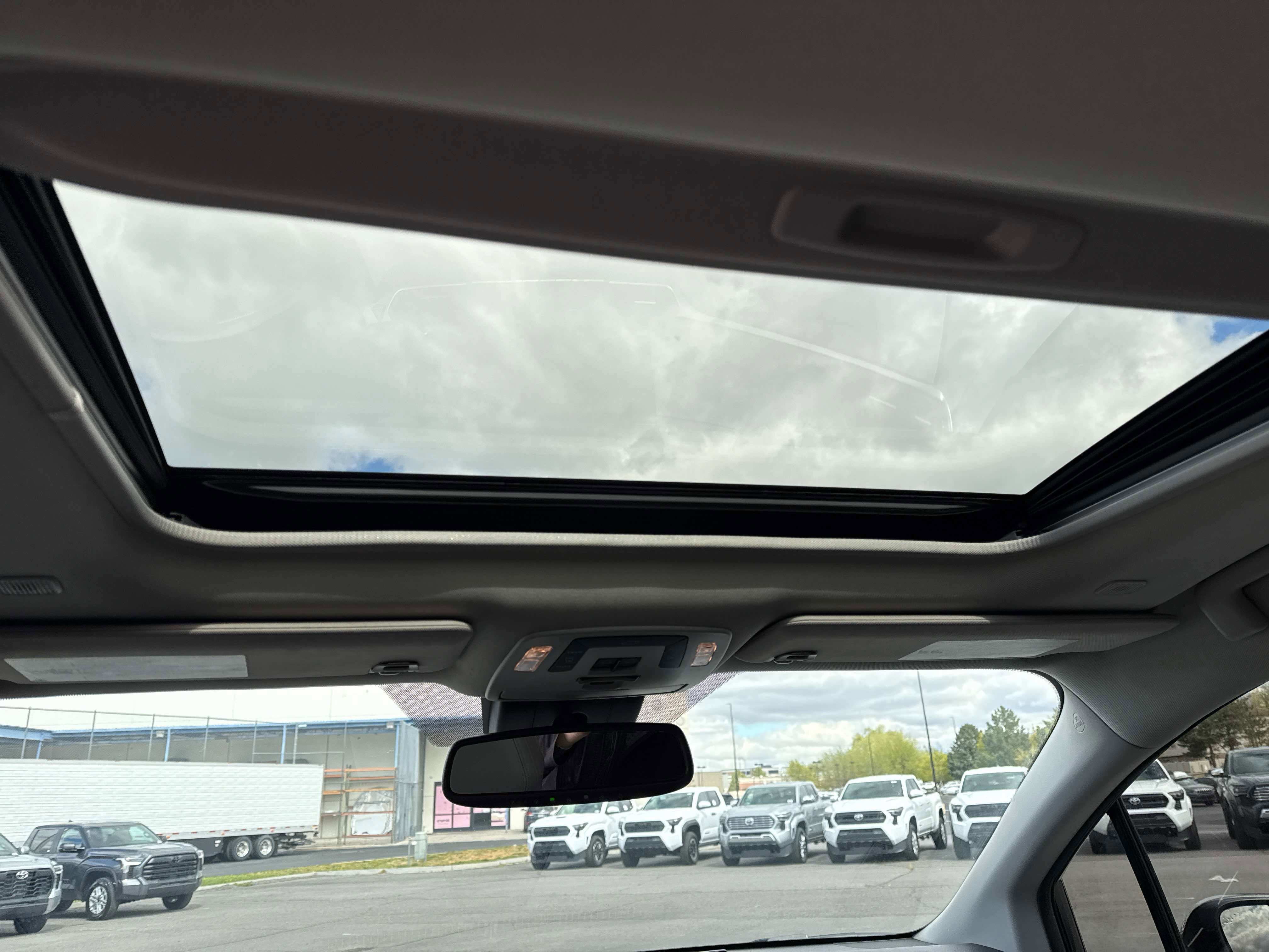 2025 Toyota SIENNA XLE XLE