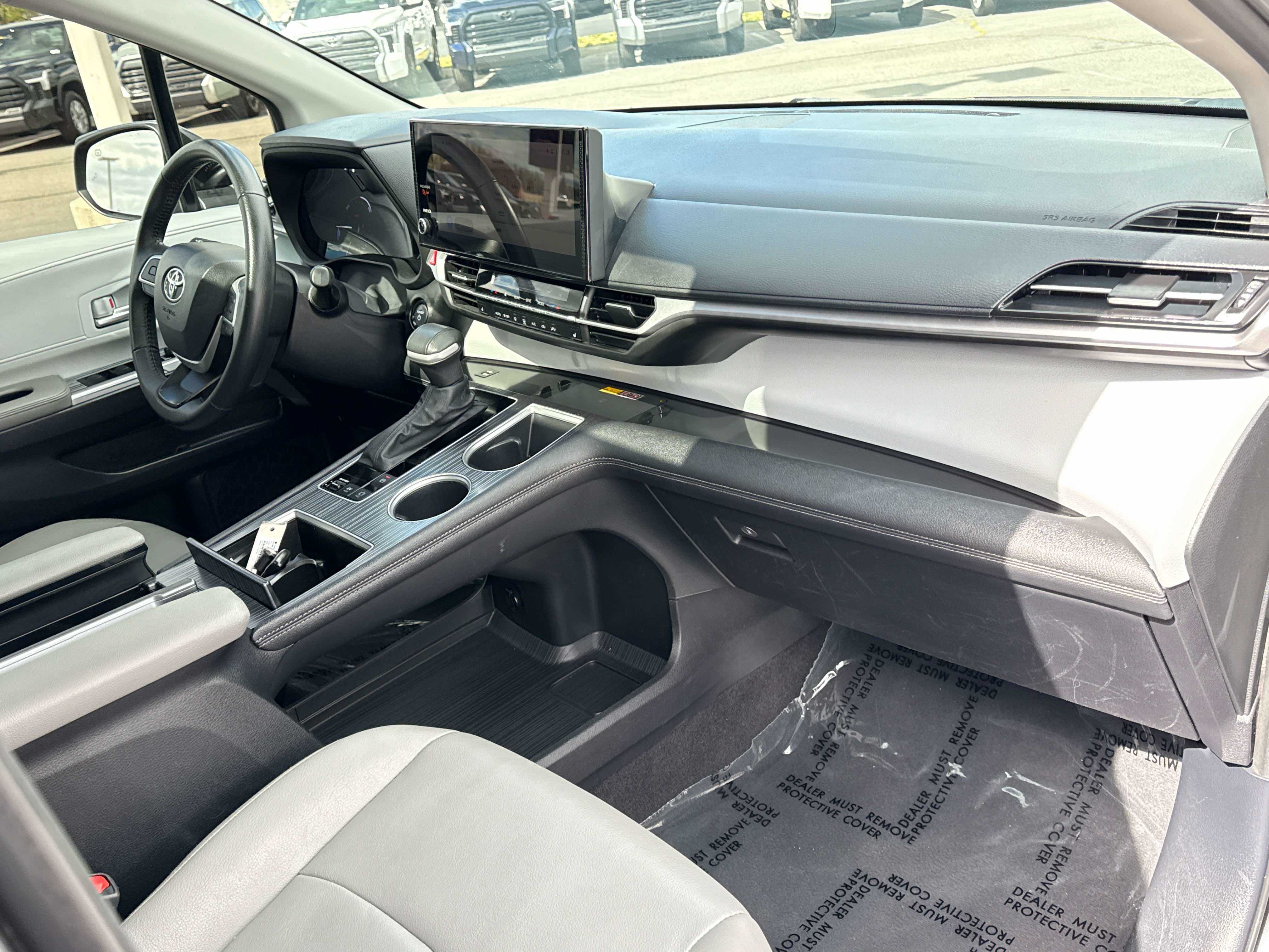 2025 Toyota SIENNA XLE XLE