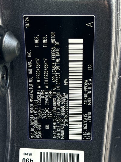 2025 Toyota SIENNA XLE XLE