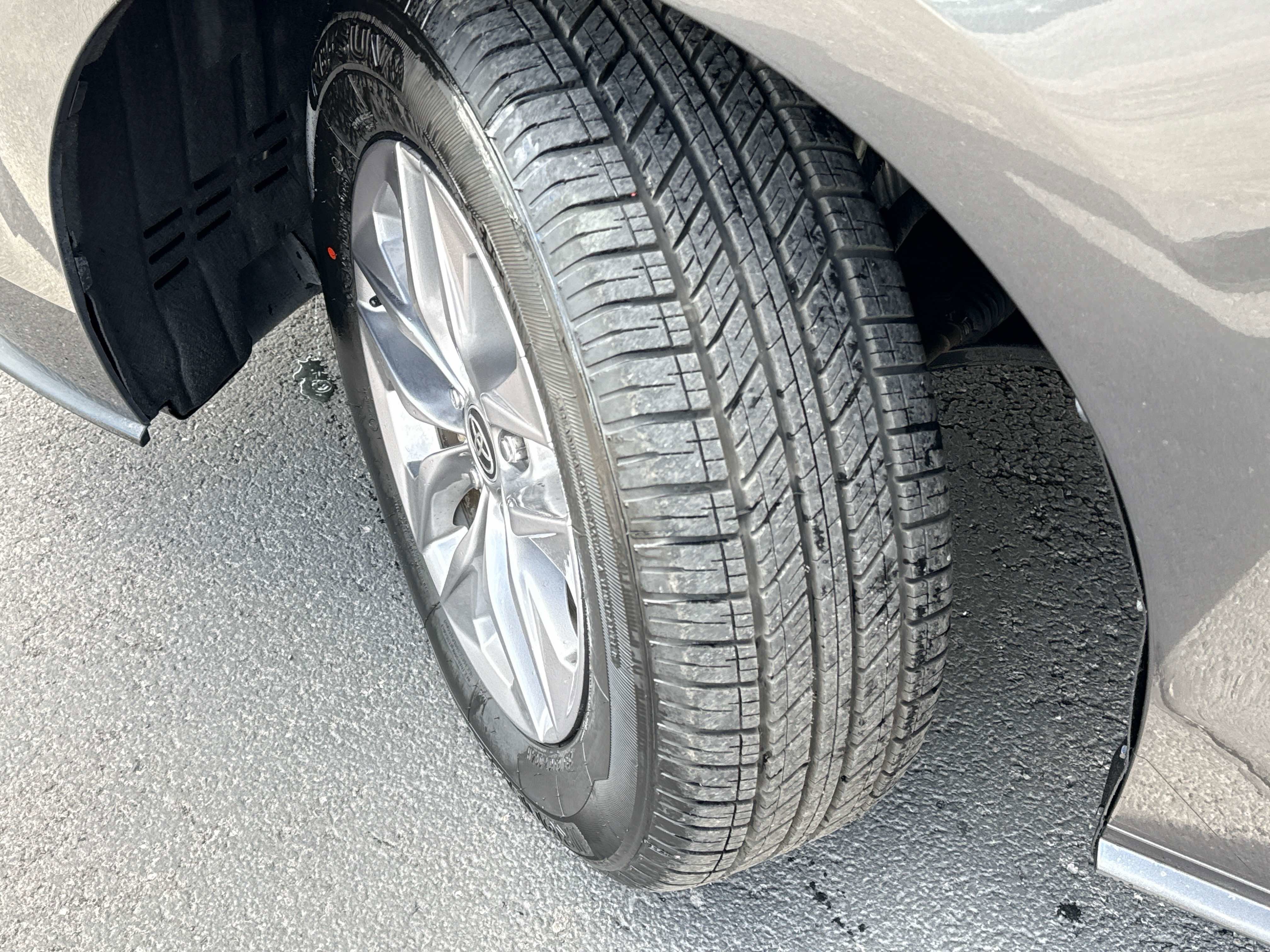 2025 Toyota SIENNA XLE XLE