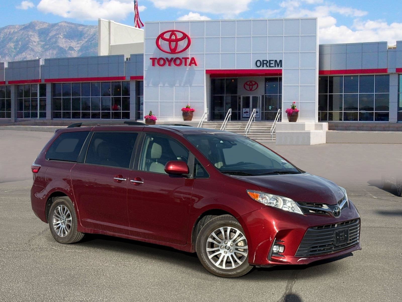 2020 Toyota Sienna XLE Auto Access Seat