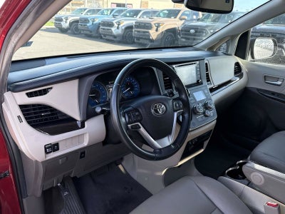 2020 Toyota Sienna XLE Auto Access Seat