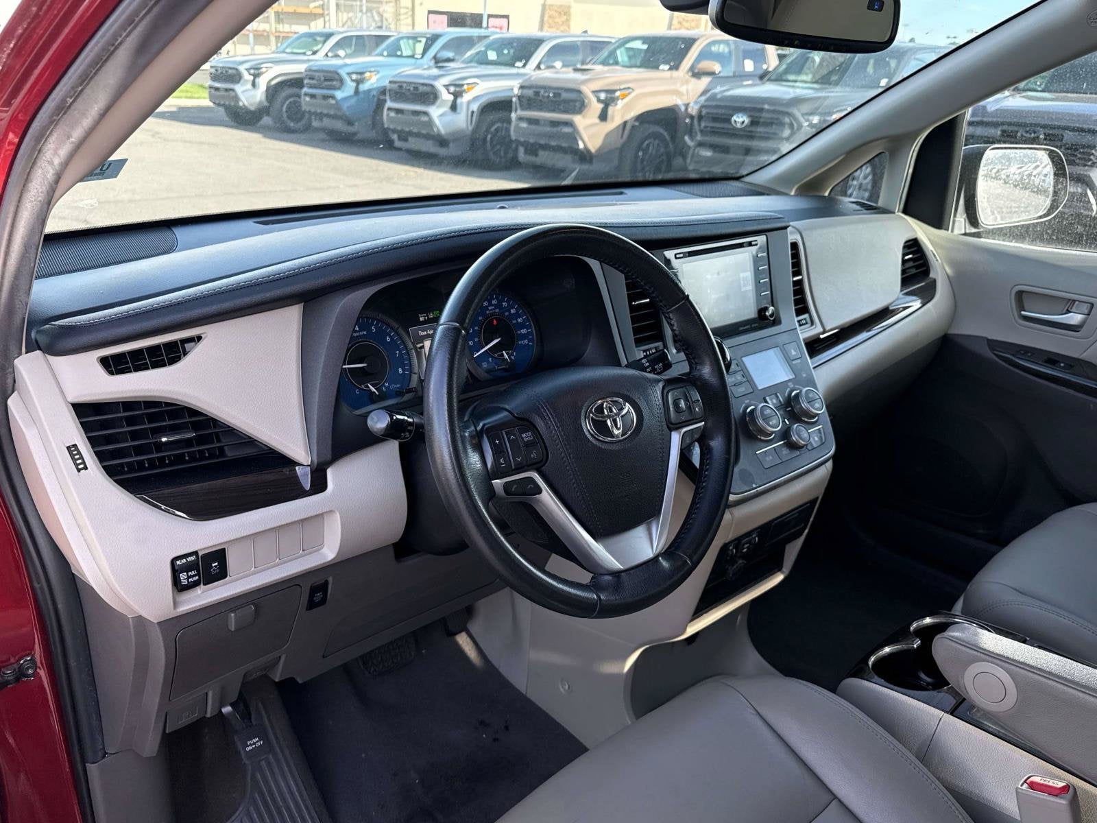 2020 Toyota Sienna XLE Auto Access Seat