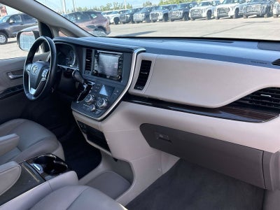 2020 Toyota Sienna XLE Auto Access Seat