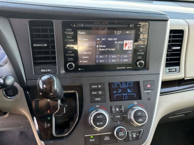 2020 Toyota Sienna XLE Auto Access Seat