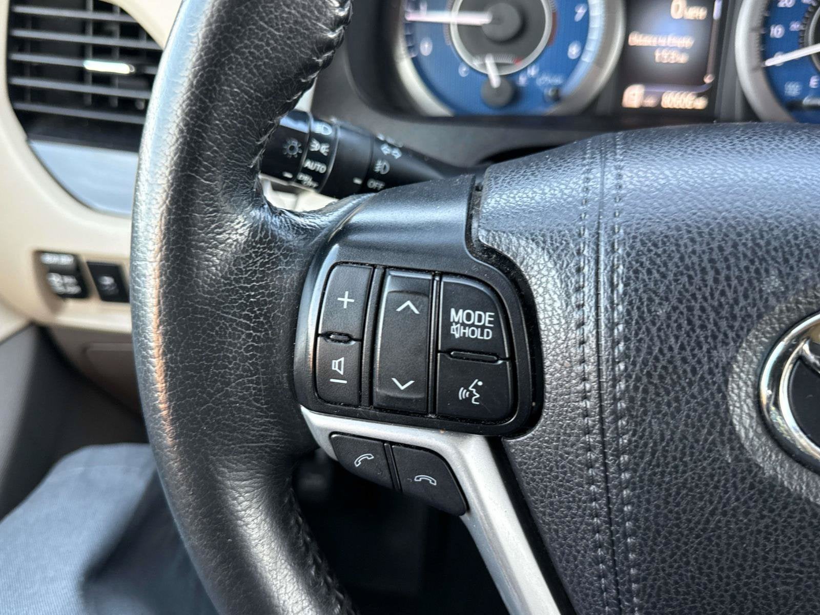 2020 Toyota Sienna XLE Auto Access Seat