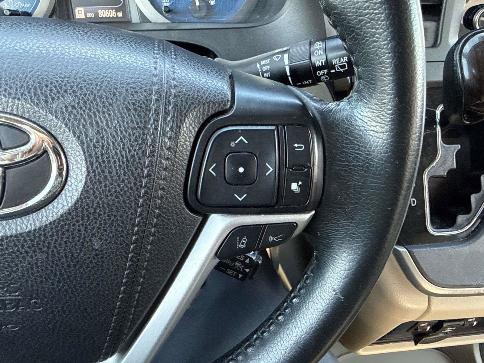 2020 Toyota Sienna XLE Auto Access Seat