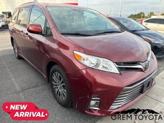 2020 Toyota Sienna XLE Auto Access Seat