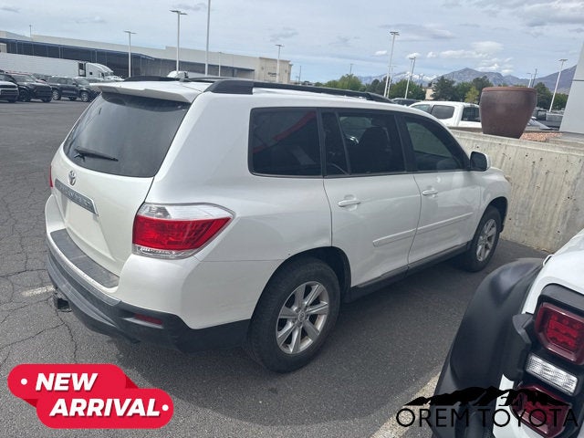 2011 Toyota HIGHLANDER SE