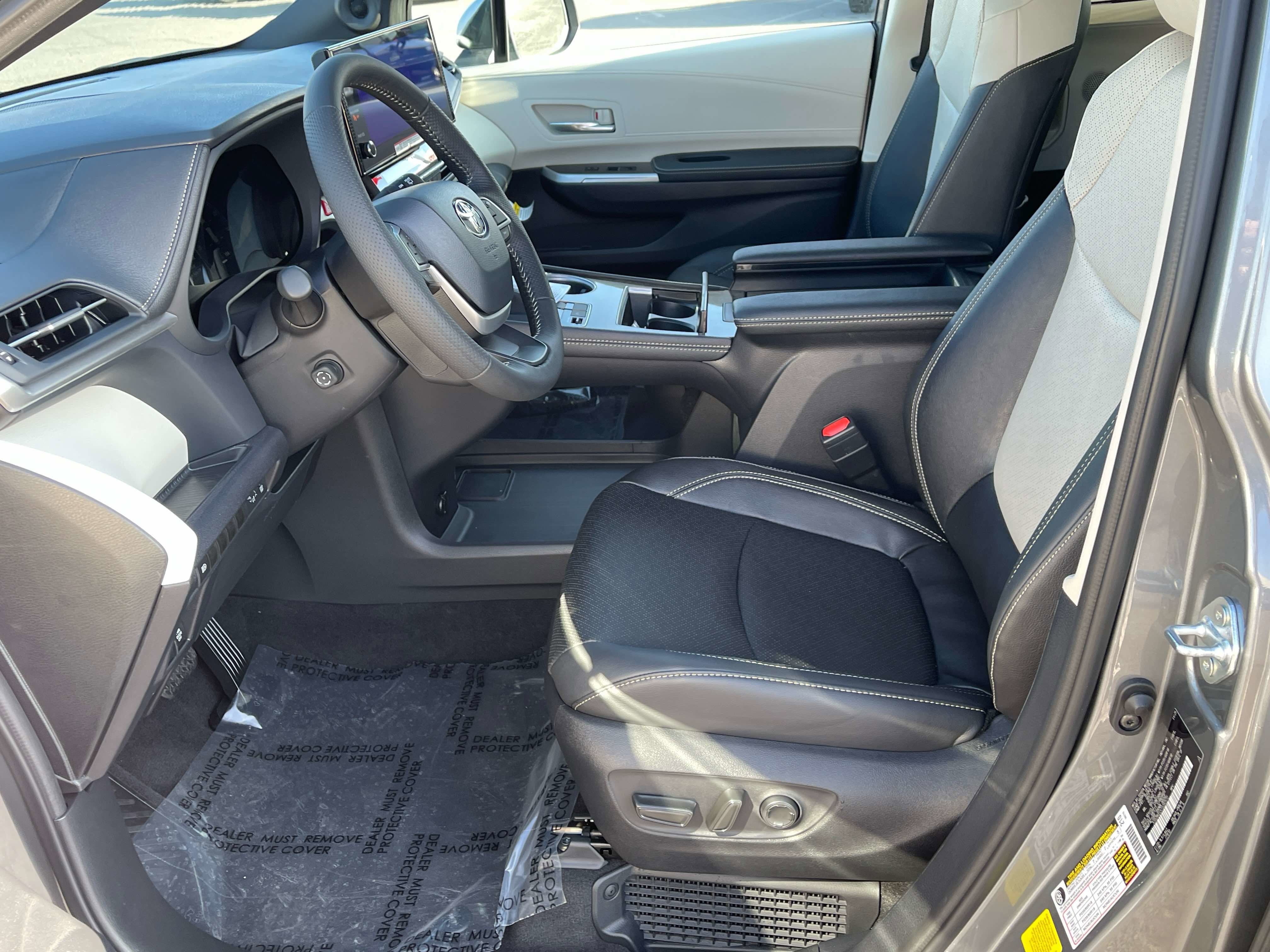 2026 Toyota SIENNA LIMITED Limited