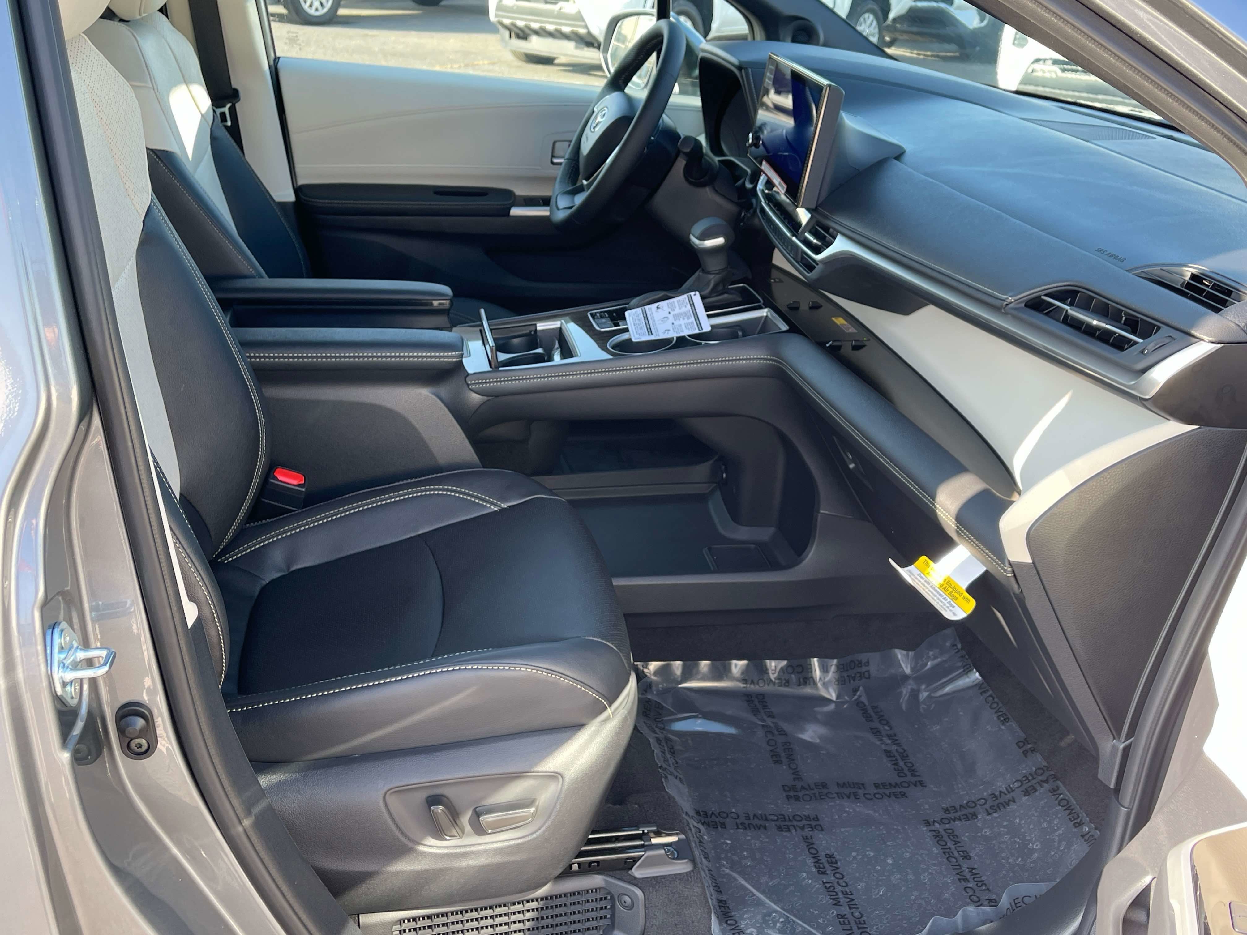 2026 Toyota SIENNA LIMITED Limited