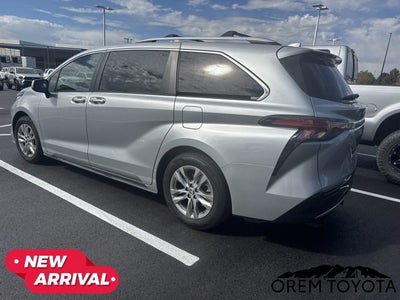2022 Toyota Sienna Limited