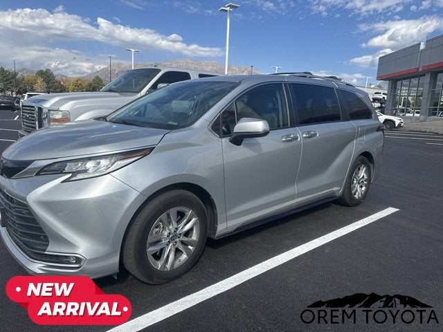 2022 Toyota Sienna Limited