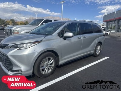 2022 Toyota Sienna Limited