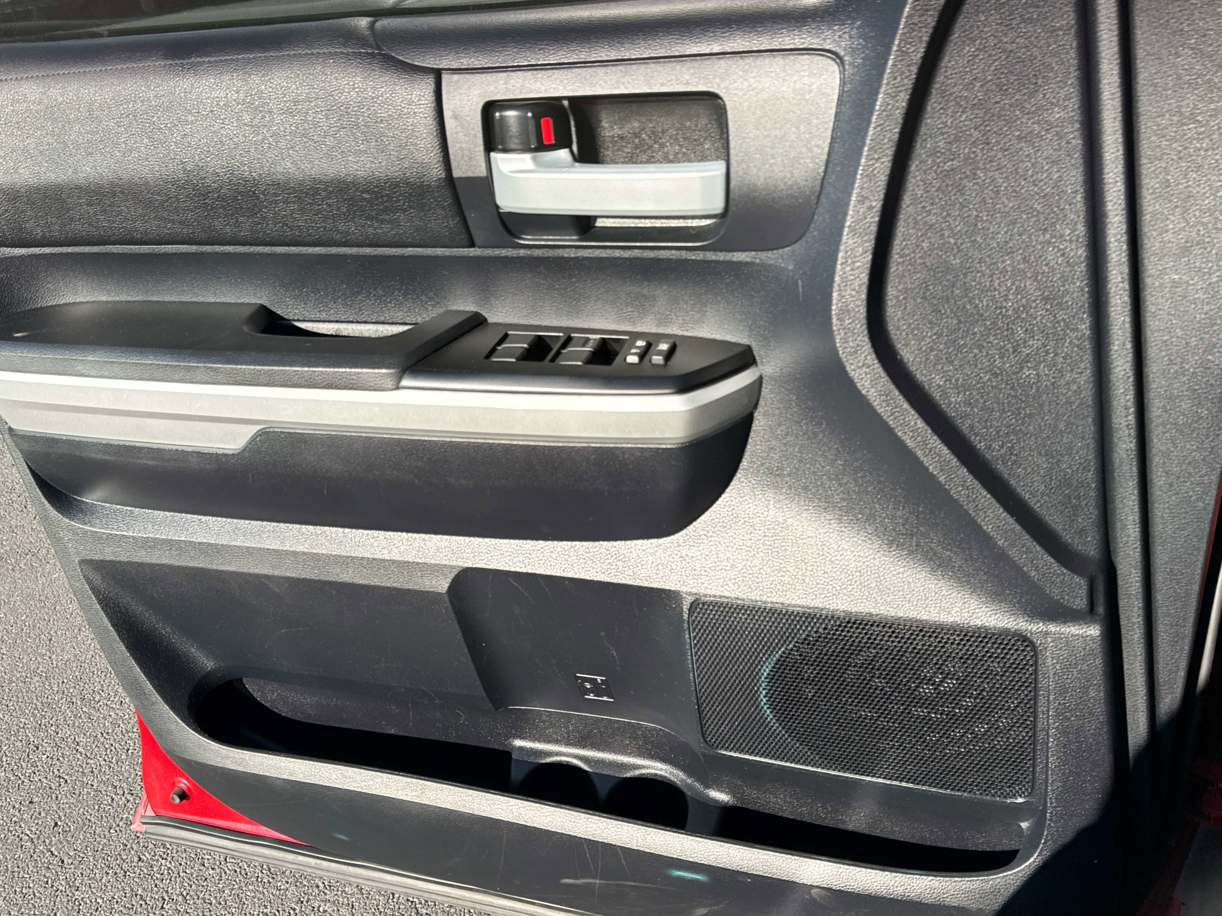 2015 Toyota TUNDRA 4X4 SR5