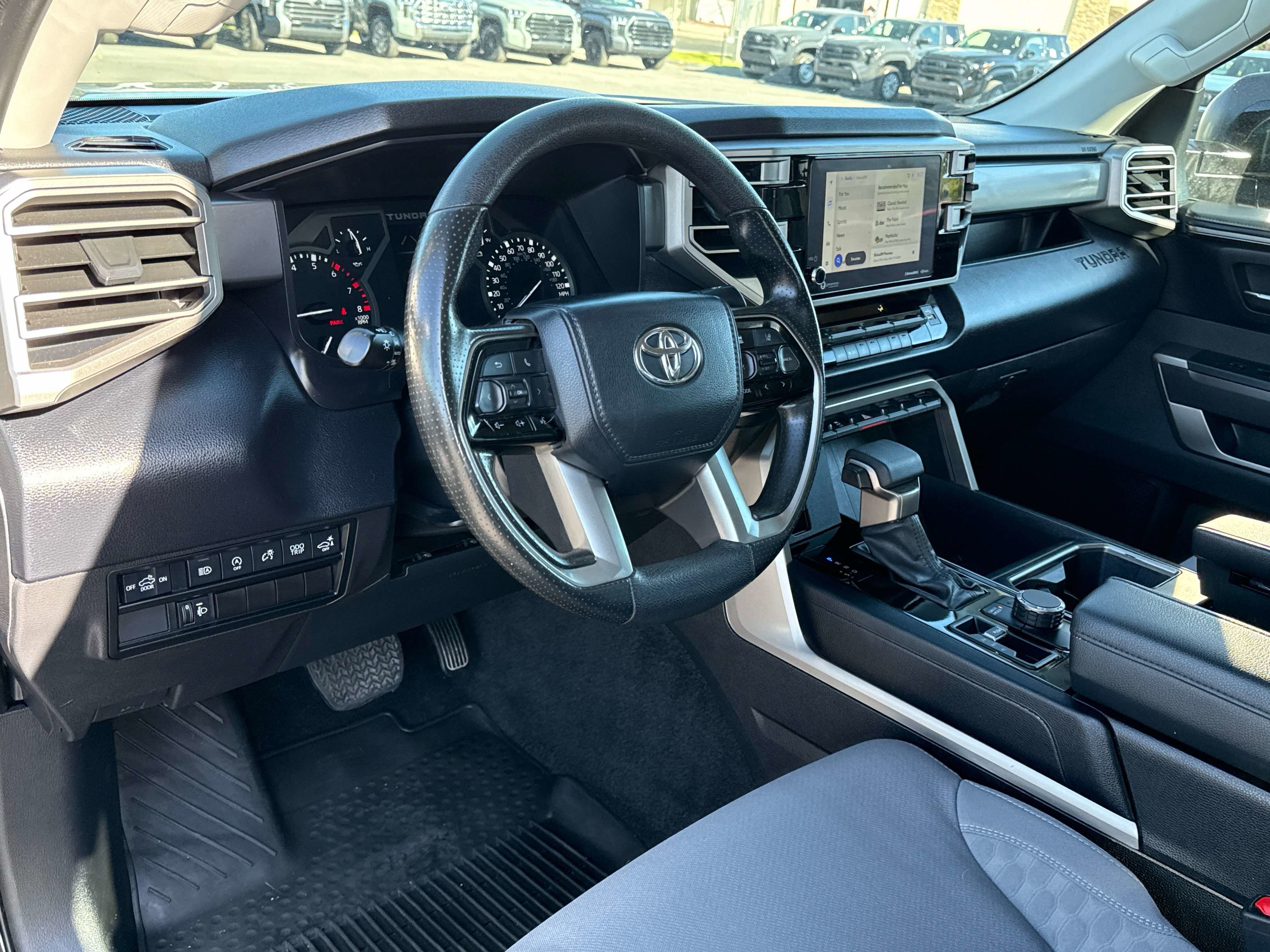 2024 Toyota TUNDRA 4X4 SR5