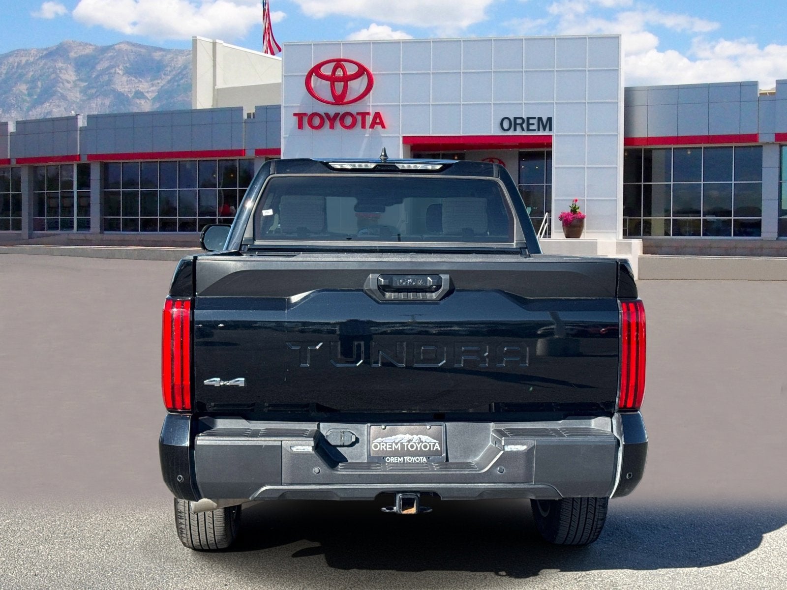 2024 Toyota TUNDRA 4X4 SR5