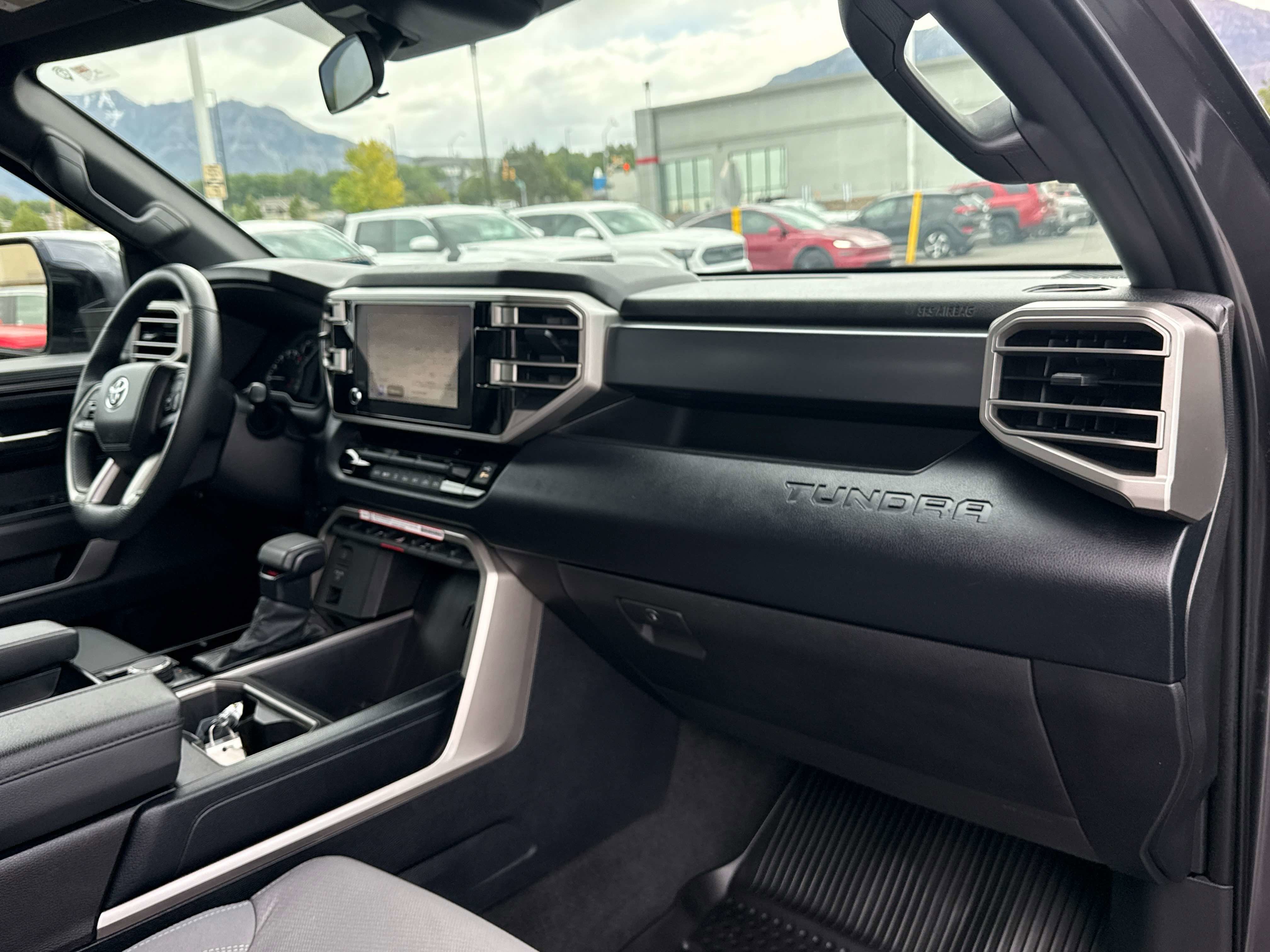 2025 Toyota TUNDRA 4X4 SR5