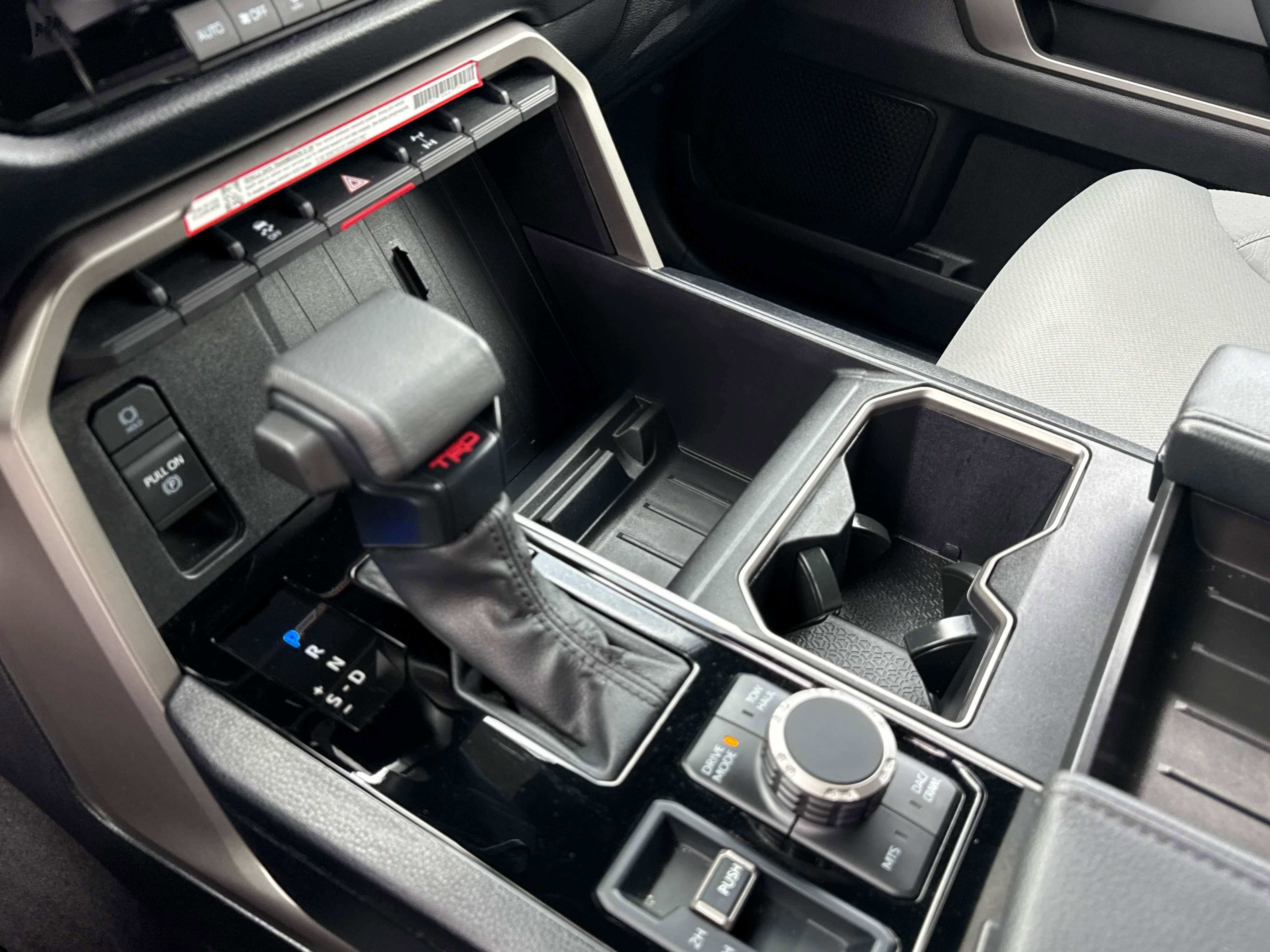 2025 Toyota TUNDRA 4X4 SR5