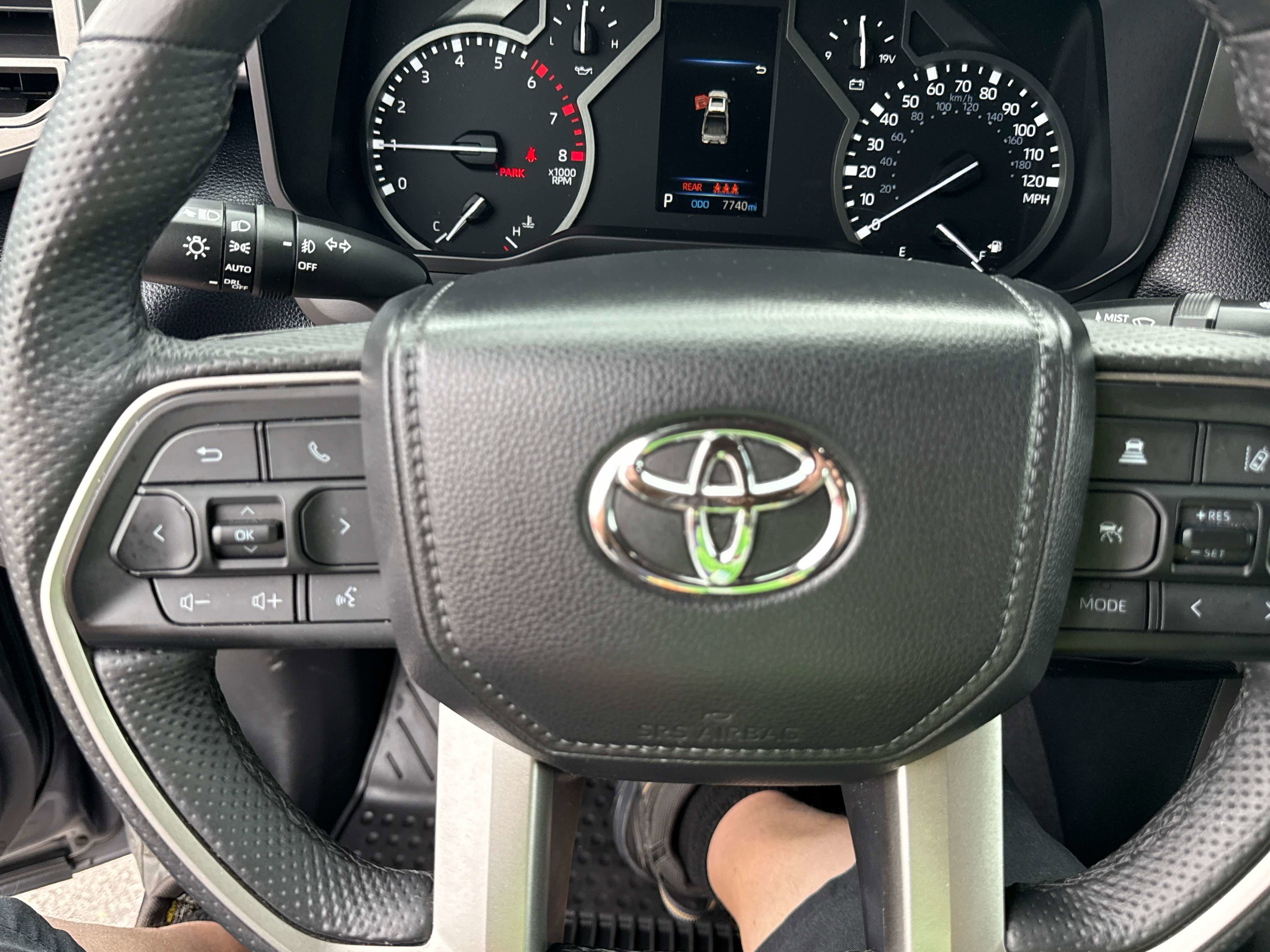 2025 Toyota TUNDRA 4X4 SR5